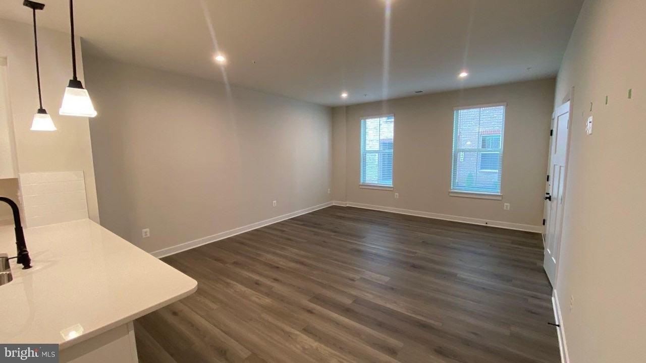 2528 Verona Pl #A - Photo 4 of 23