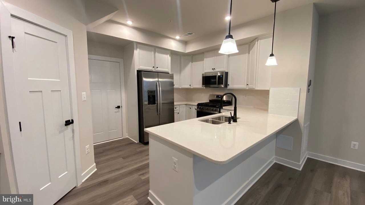 2528 Verona Pl #A - Photo 6 of 23