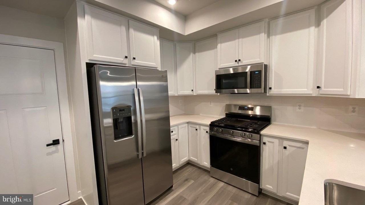 2528 Verona Pl #A - Photo 7 of 23