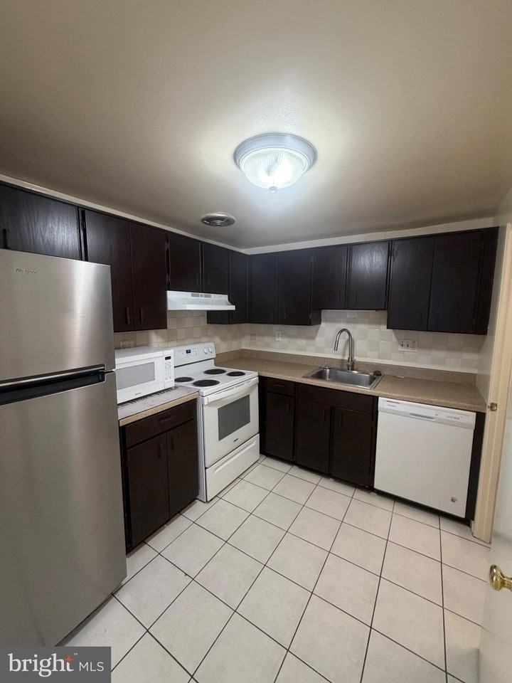 9709 Docena Dr - Photo 6 of 14