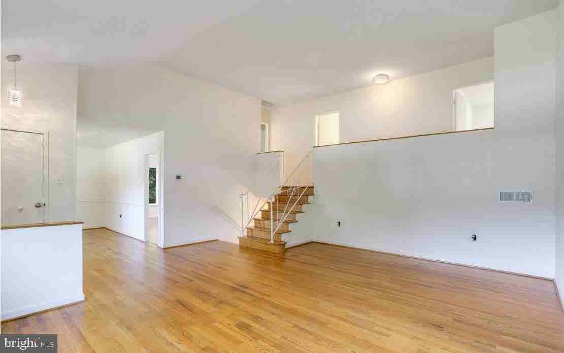 4516 Gretna St - Photo 5 of 24