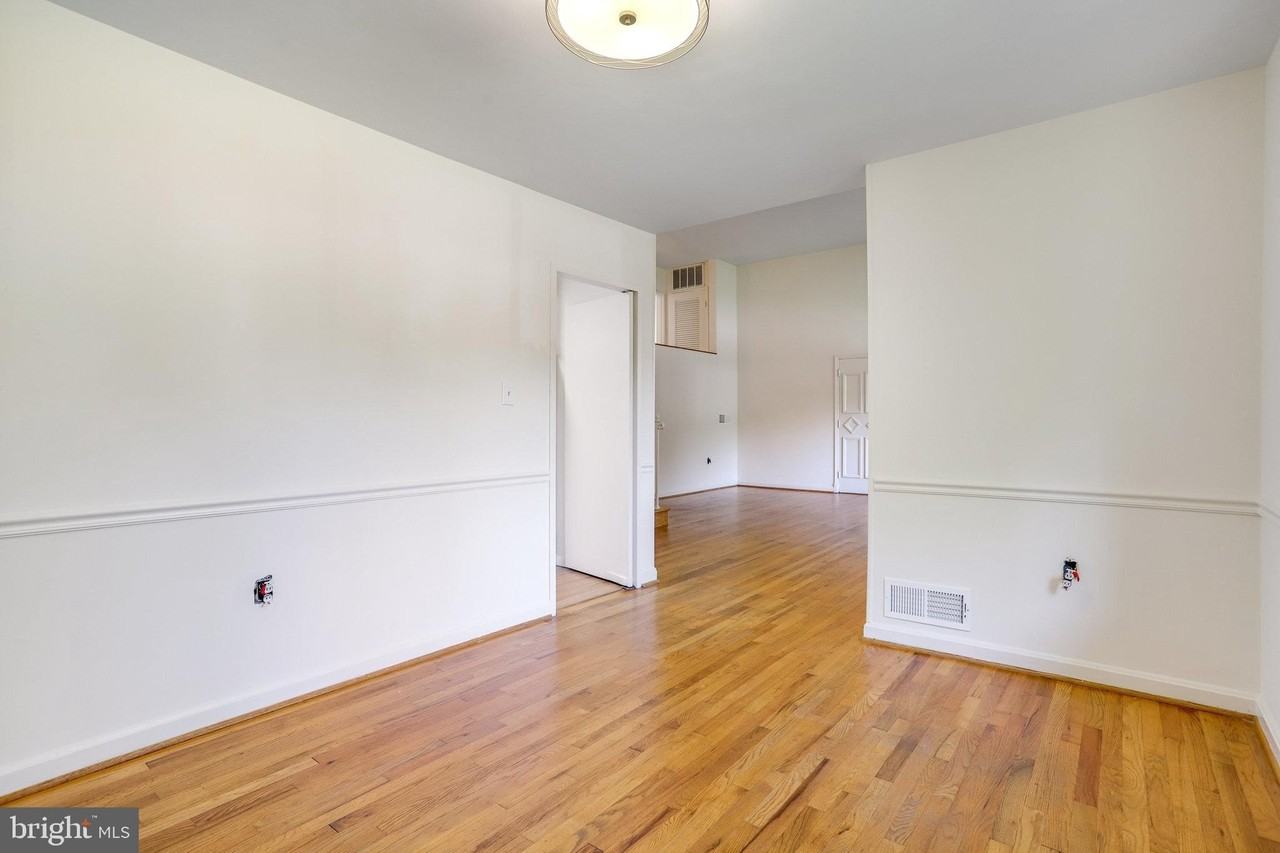 4516 Gretna St - Photo 7 of 24