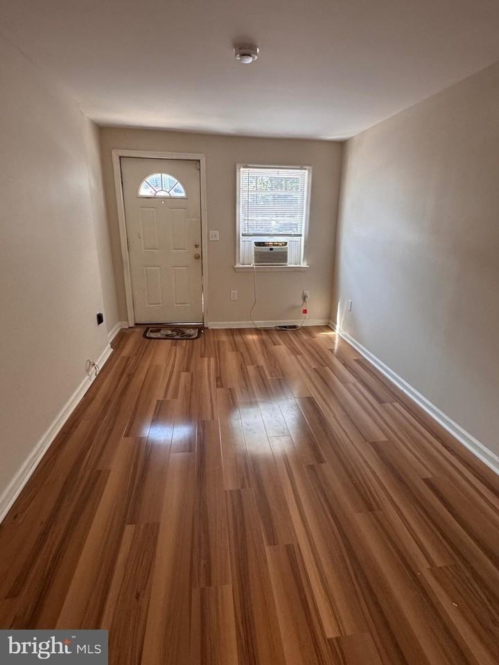 17 West St - Photo 2 of 20