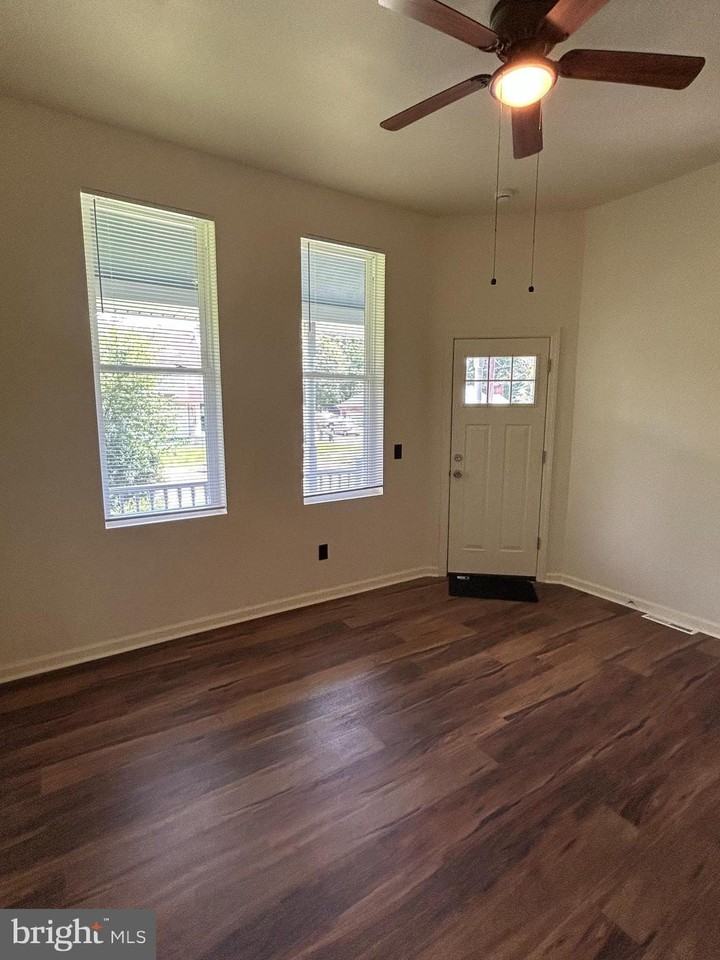 126 Washington Ave #1B - Photo 4 of 12