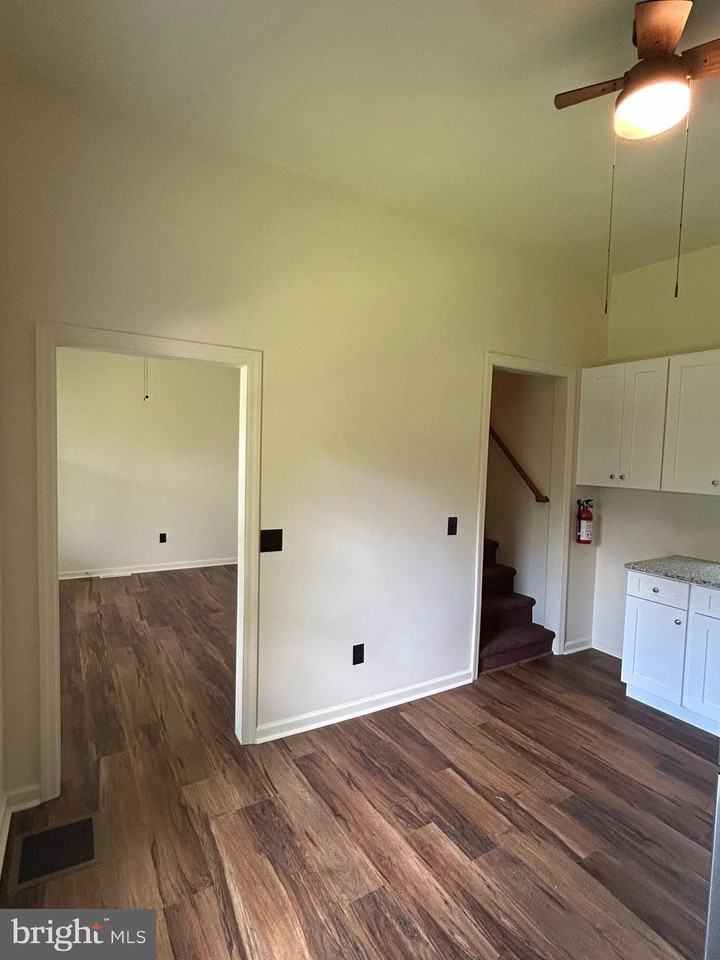 126 Washington Ave #1B - Photo 6 of 12