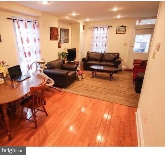 230 W Ashland St - Photo 2 of 14