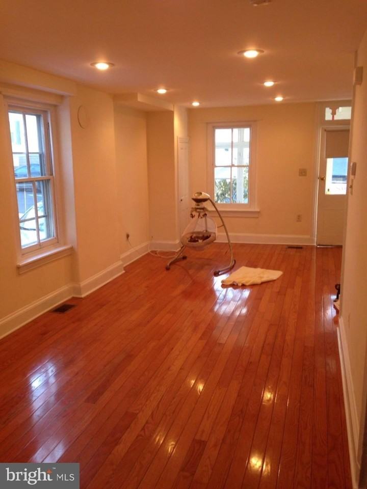 230 W Ashland St - Photo 3 of 14