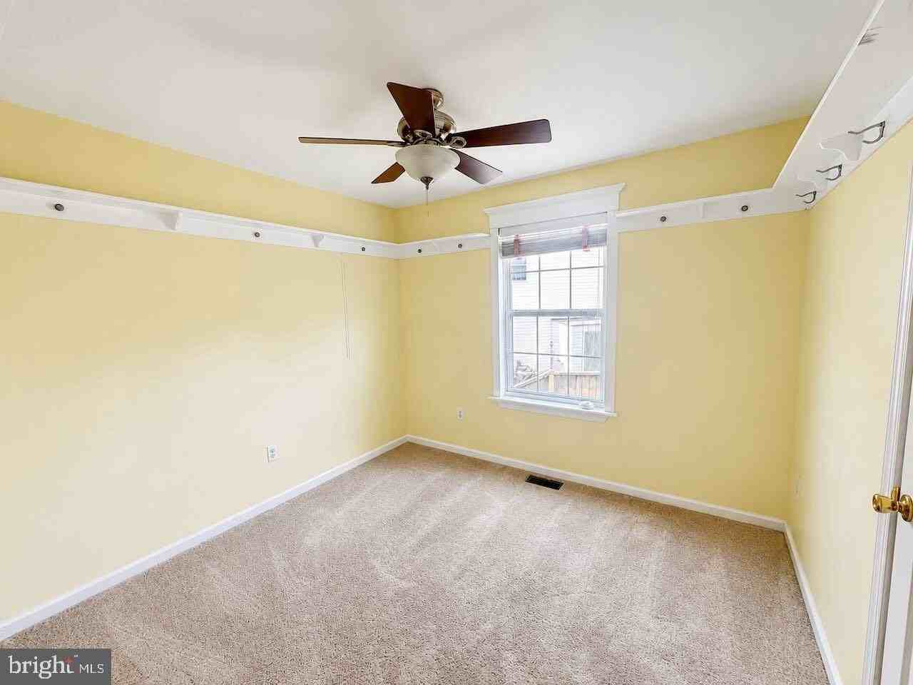 19 Patriot Ct - Photo 5 of 10