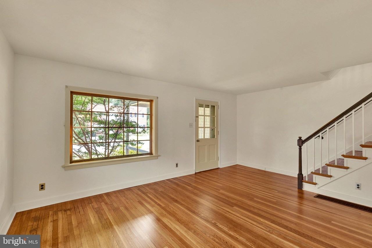729 Skyline Dr - Photo 3 of 27