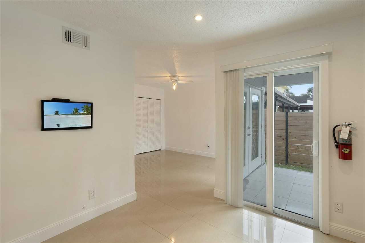 9587 Sw 148th Avenue Cir E - Photo 4 of 8