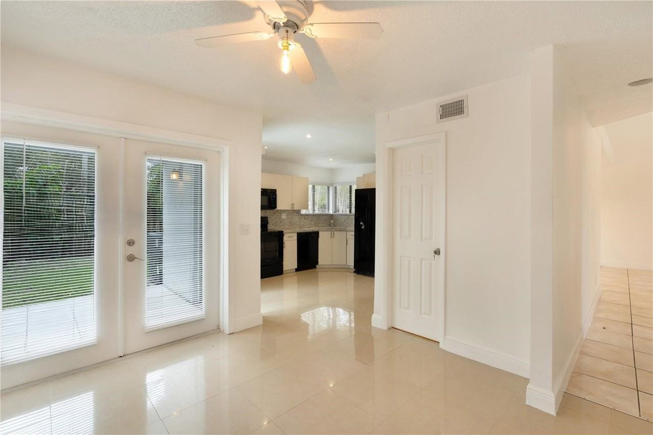 9587 Sw 148th Avenue Cir E - Photo 5 of 8