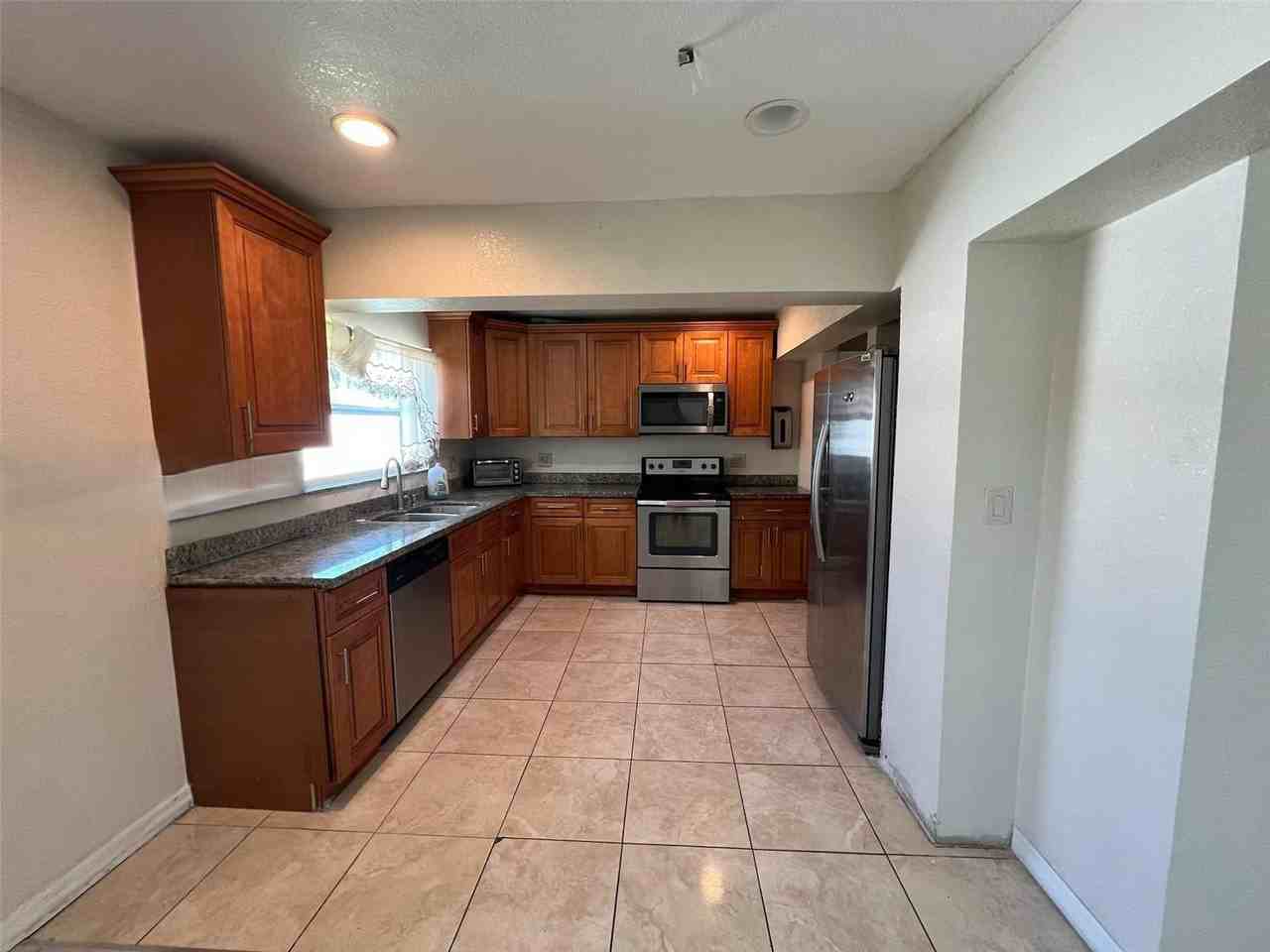 7531 Shalimar St - Photo 2 of 8