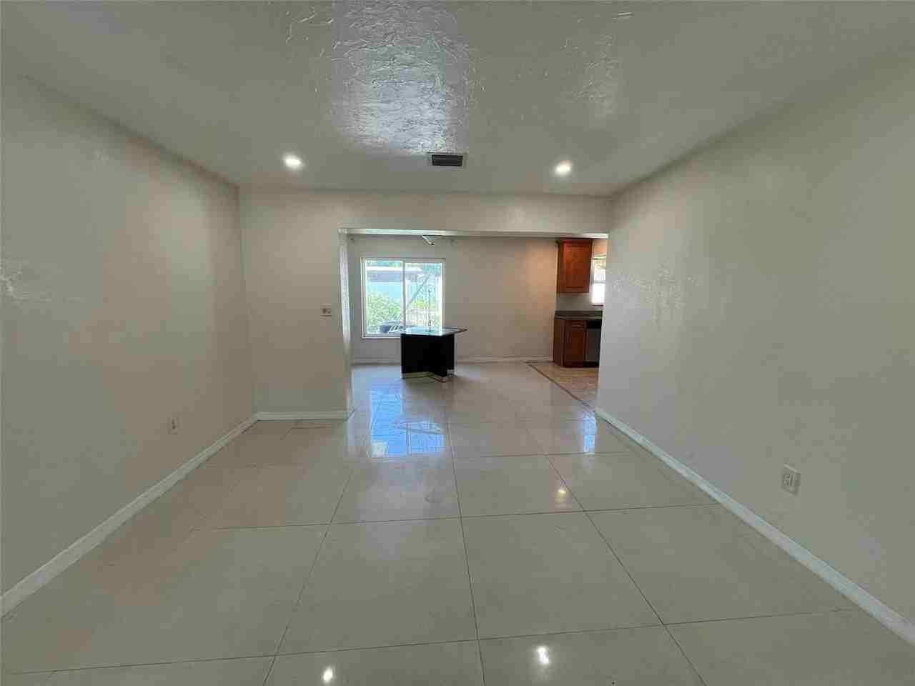 7531 Shalimar St - Photo 3 of 8