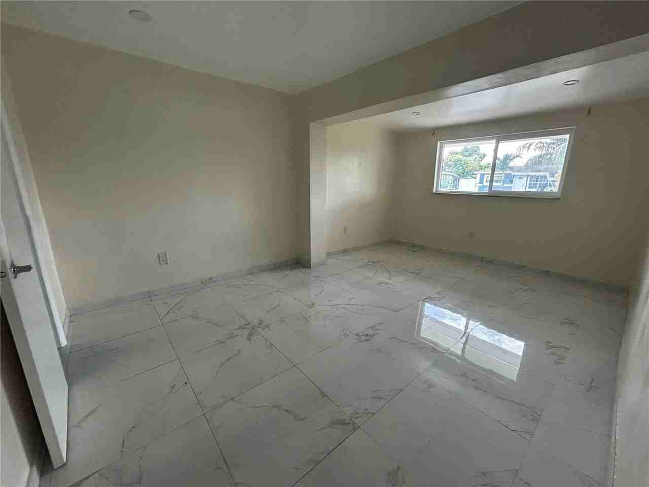 7531 Shalimar St - Photo 7 of 8