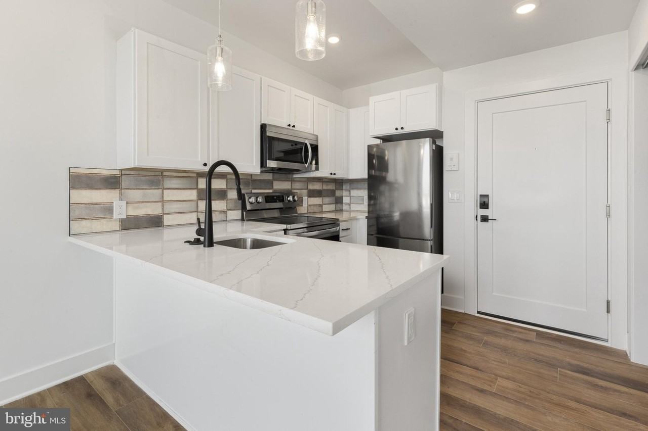 2214 N Front St #202 - Photo 5 of 24