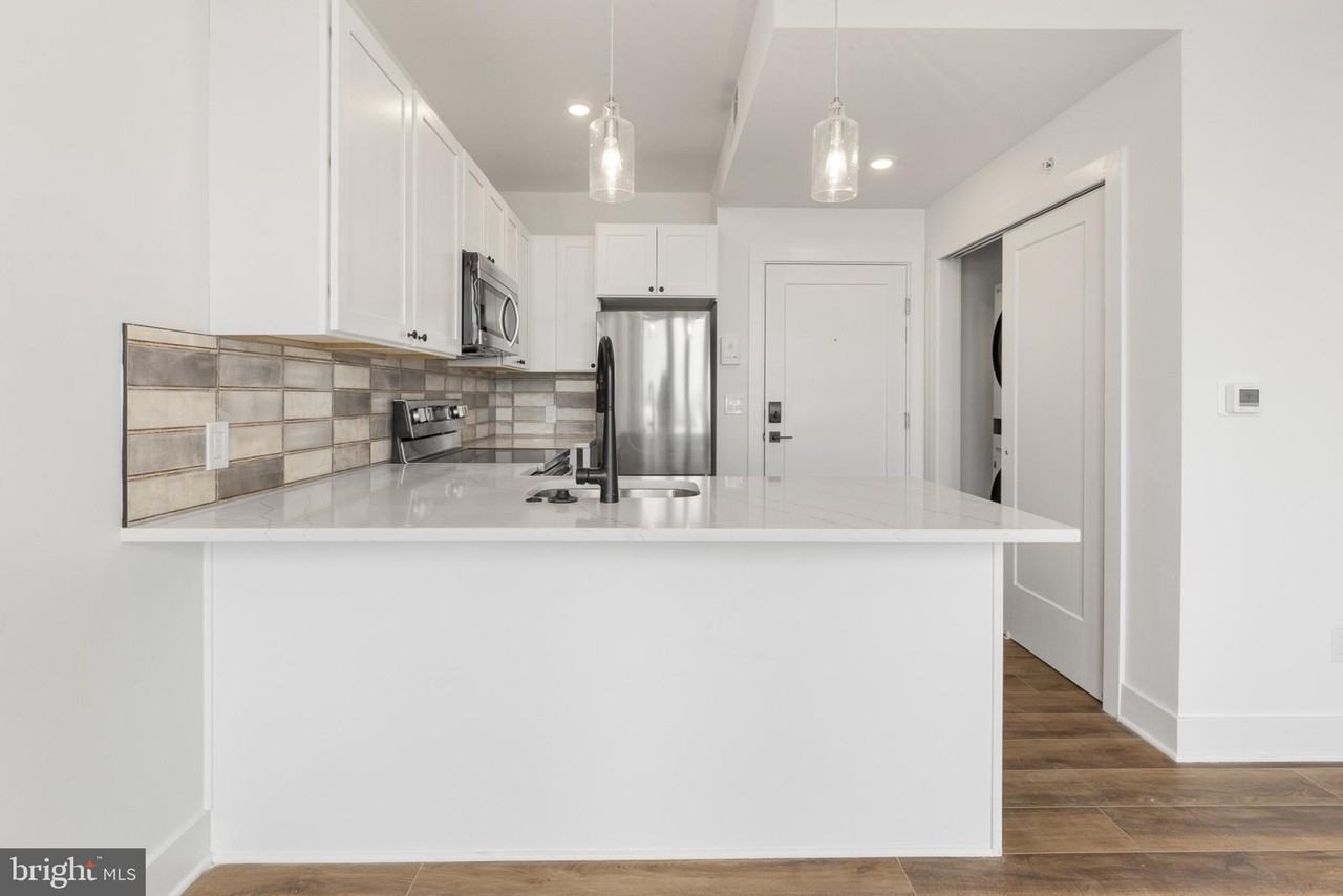 2214 N Front St #202 - Photo 6 of 24