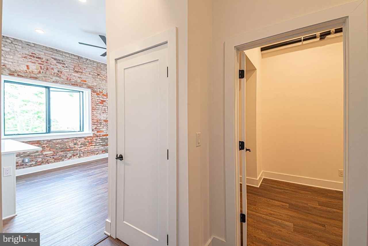 1211 Bainbridge St #2B - Photo 3 of 19