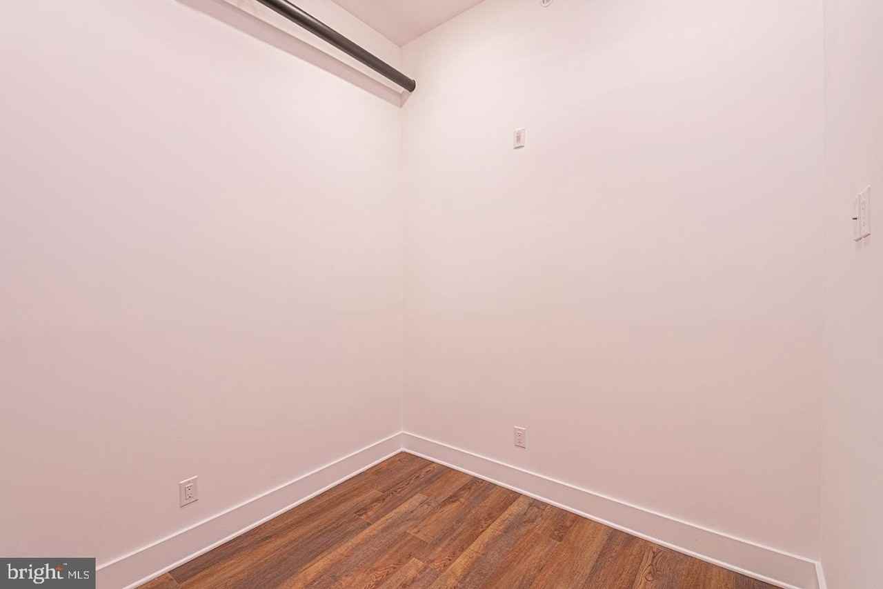1211 Bainbridge St #2B - Photo 4 of 19