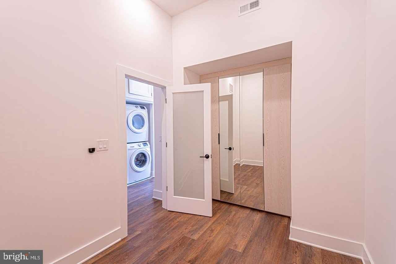 1211 Bainbridge St #2B - Photo 6 of 19