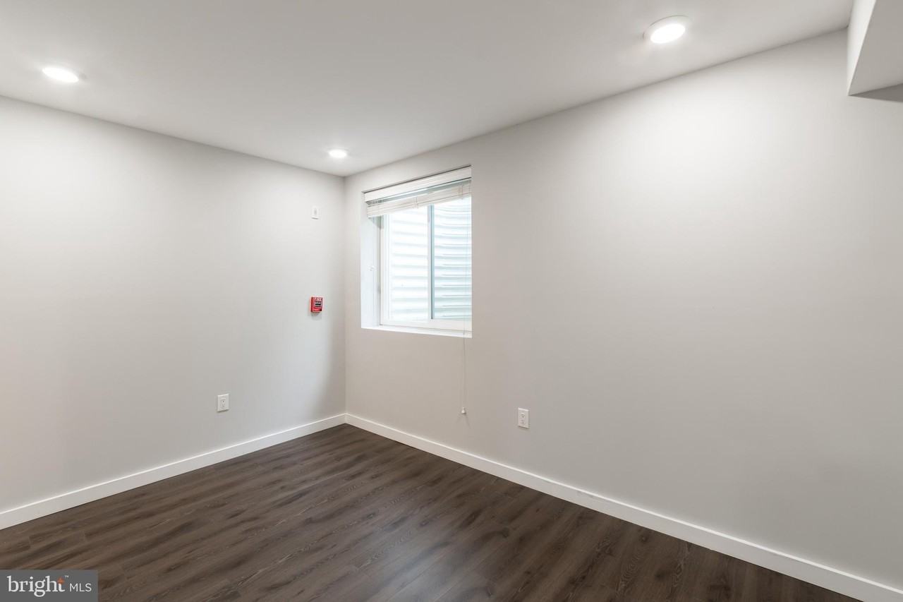 749 N 20th St #1 - Photo 3 of 19
