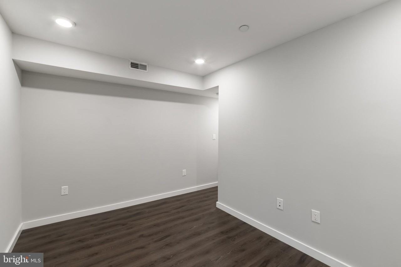 749 N 20th St #1 - Photo 5 of 19
