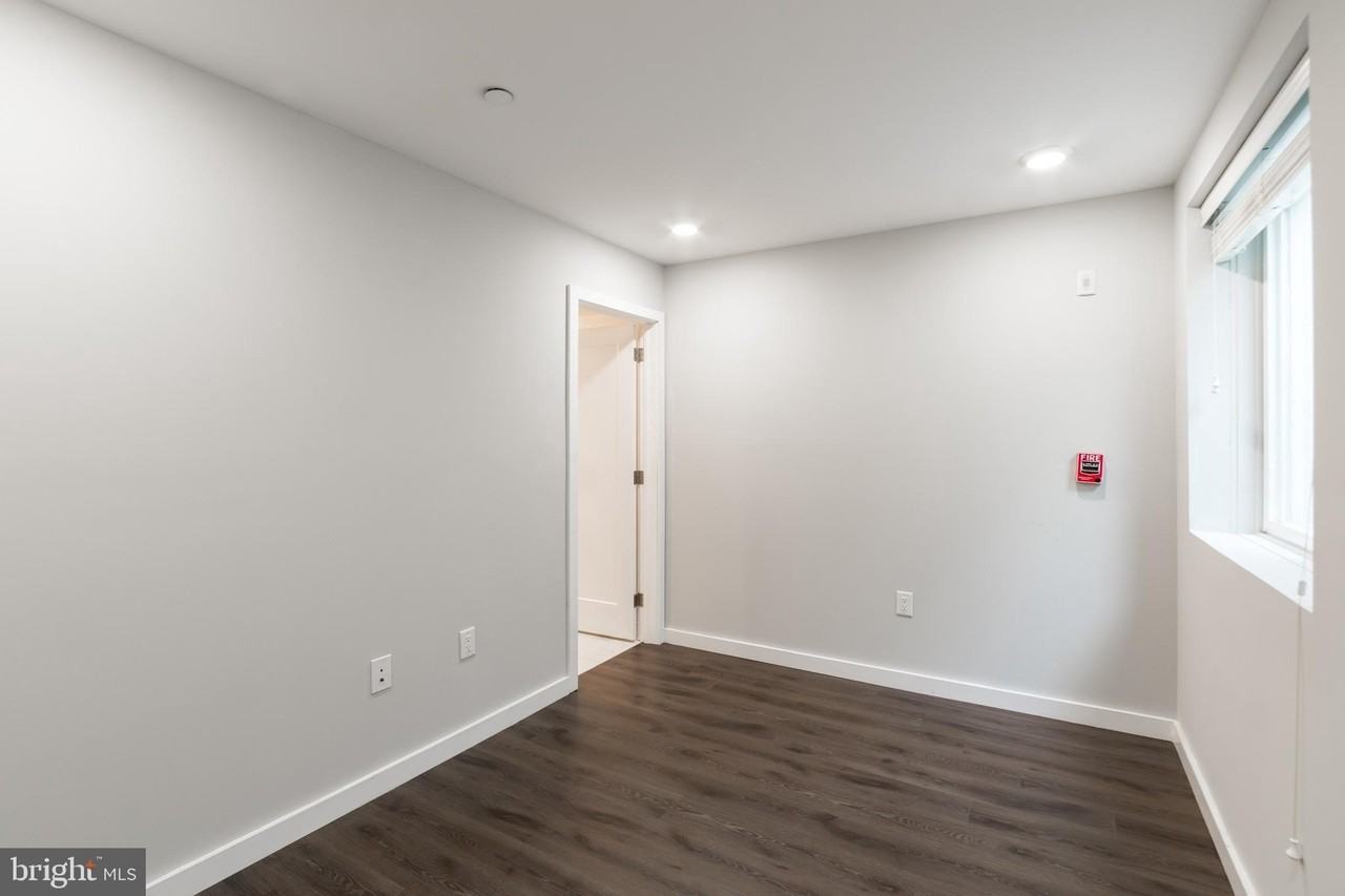 749 N 20th St #1 - Photo 6 of 19