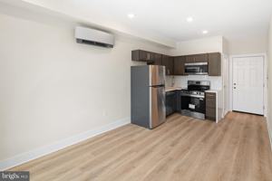 featured image of 5217 1/2 Warren St #2