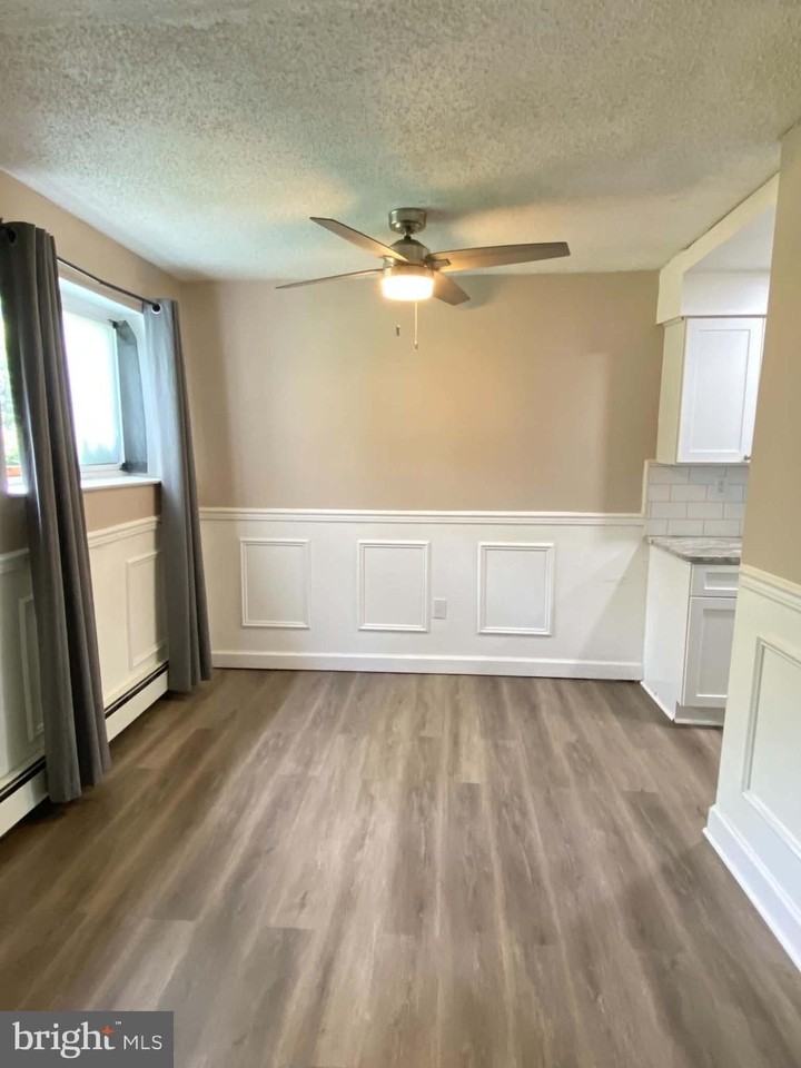 11030 Byberry Rd #E2 - Photo 5 of 17