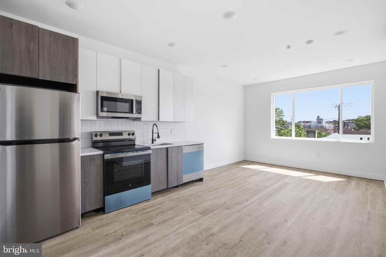 613 N Brooklyn St #12 - Photo 3 of 18
