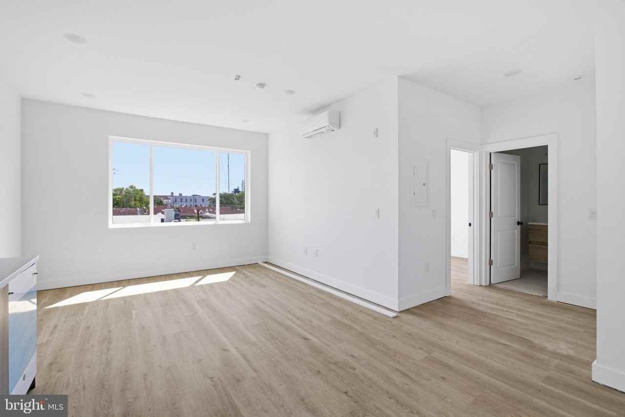 613 N Brooklyn St #12 - Photo 4 of 18