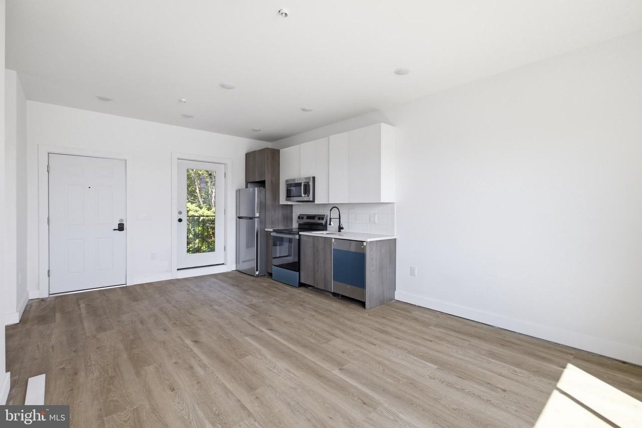 613 N Brooklyn St #12 - Photo 6 of 18