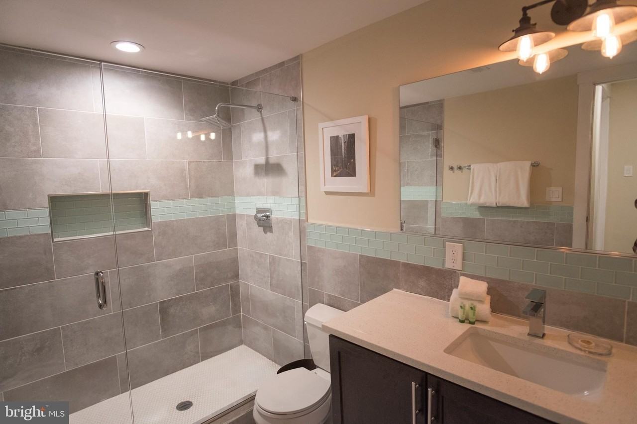 238 S 20th St #101 - Photo 3 of 7