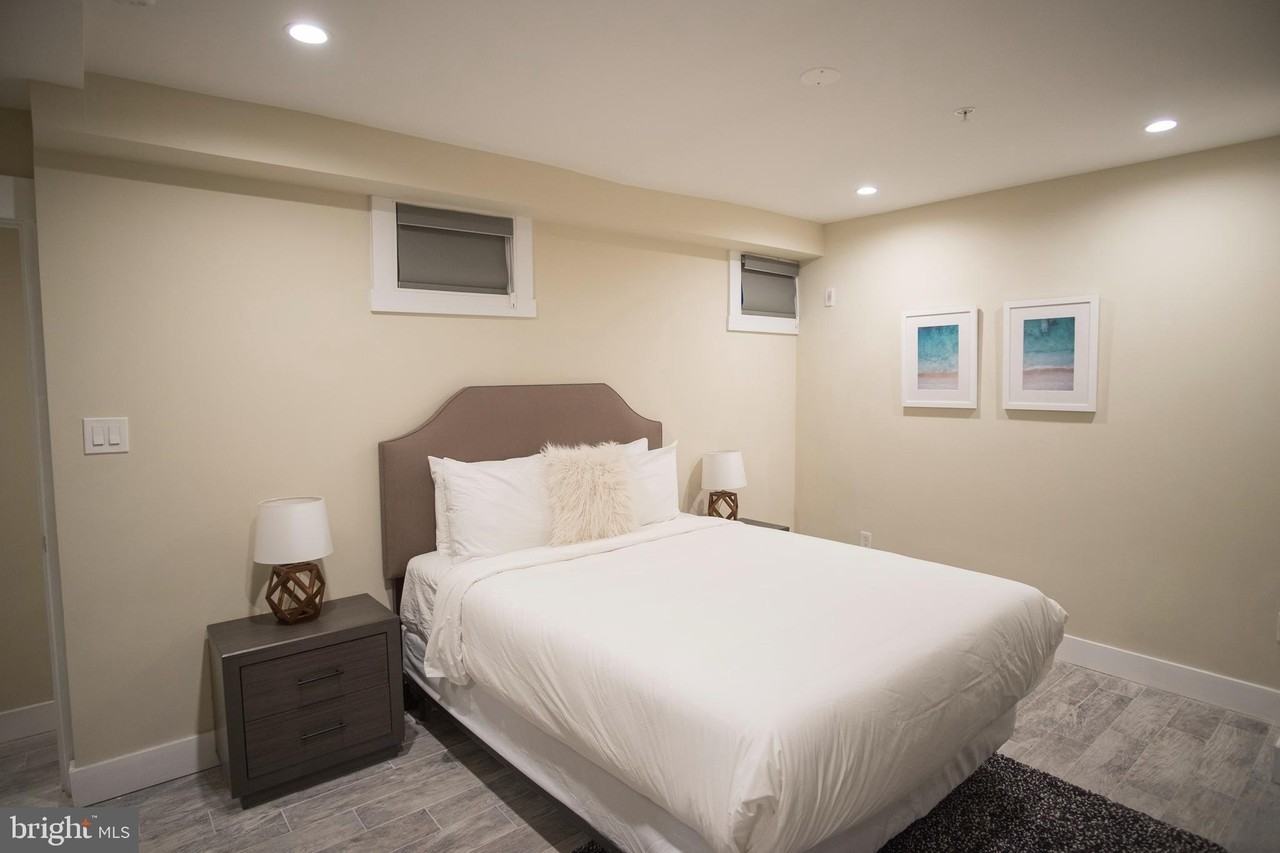 238 S 20th St #101 - Photo 4 of 7