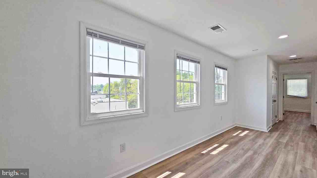 1712 Mount Vernon Ave #E - Photo 2 of 9