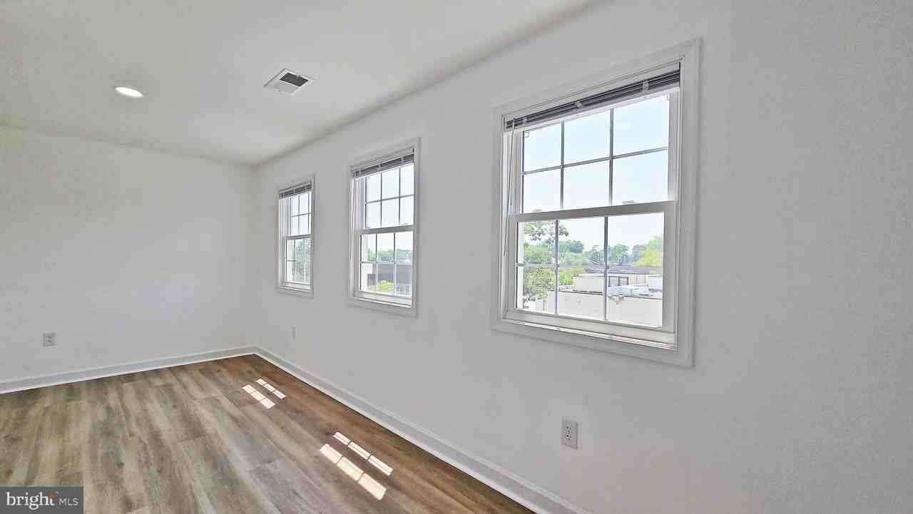 1712 Mount Vernon Ave #E - Photo 3 of 9