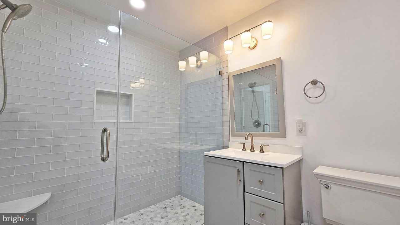 1712 Mount Vernon Ave #E - Photo 5 of 9