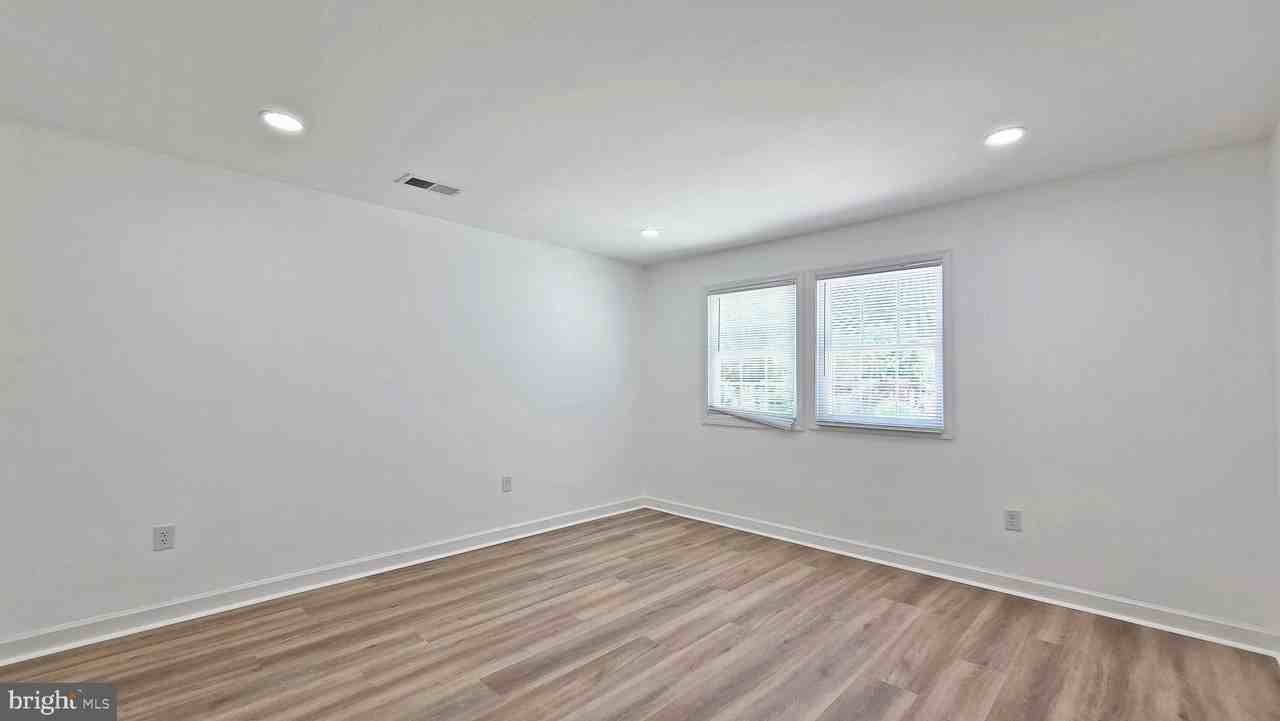 1712 Mount Vernon Ave #E - Photo 7 of 9