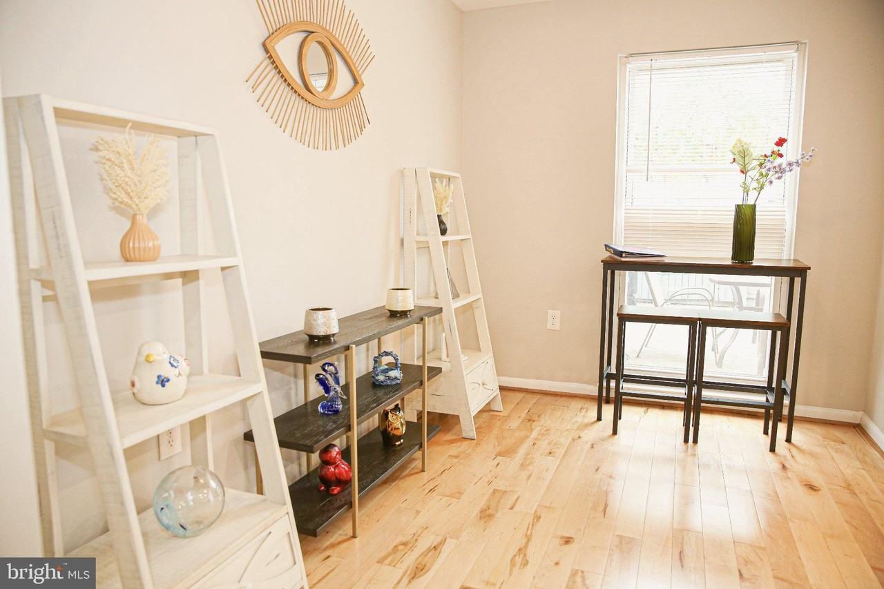 226 S Stevenson Sq - Photo 4 of 39