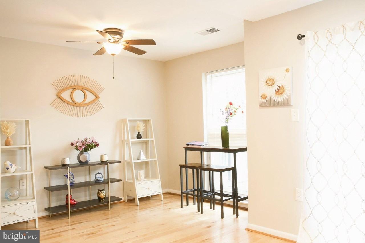 226 S Stevenson Sq - Photo 4 of 38