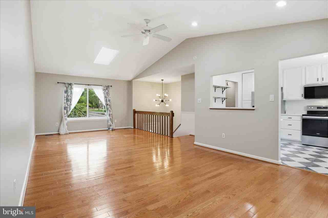 7264 Twilight Ct - Photo 3 of 49