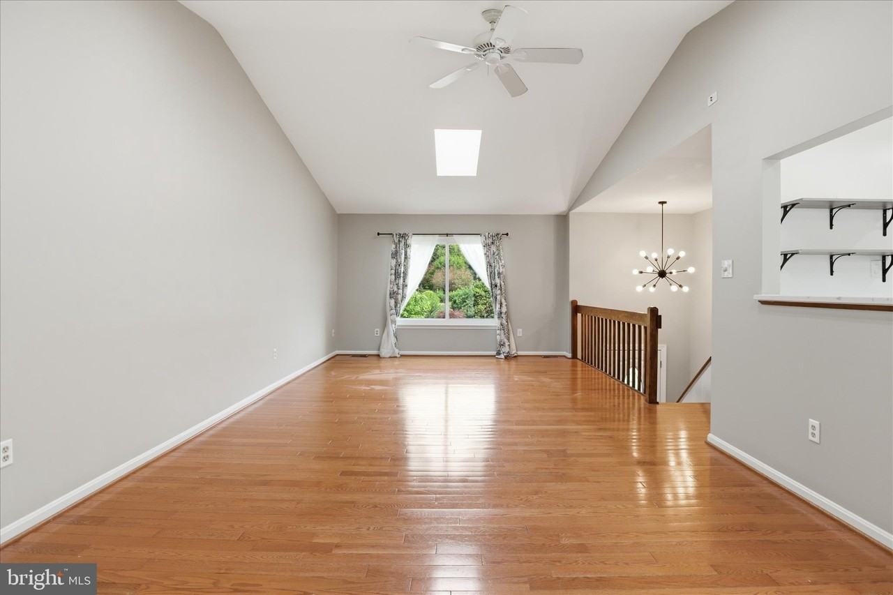 7264 Twilight Ct - Photo 5 of 49
