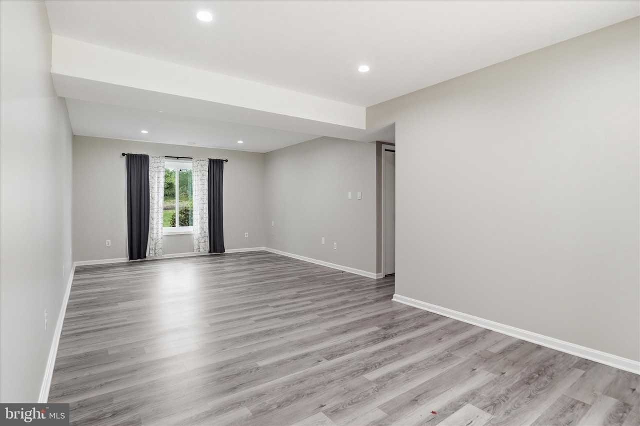 7264 Twilight Ct - Photo 7 of 49