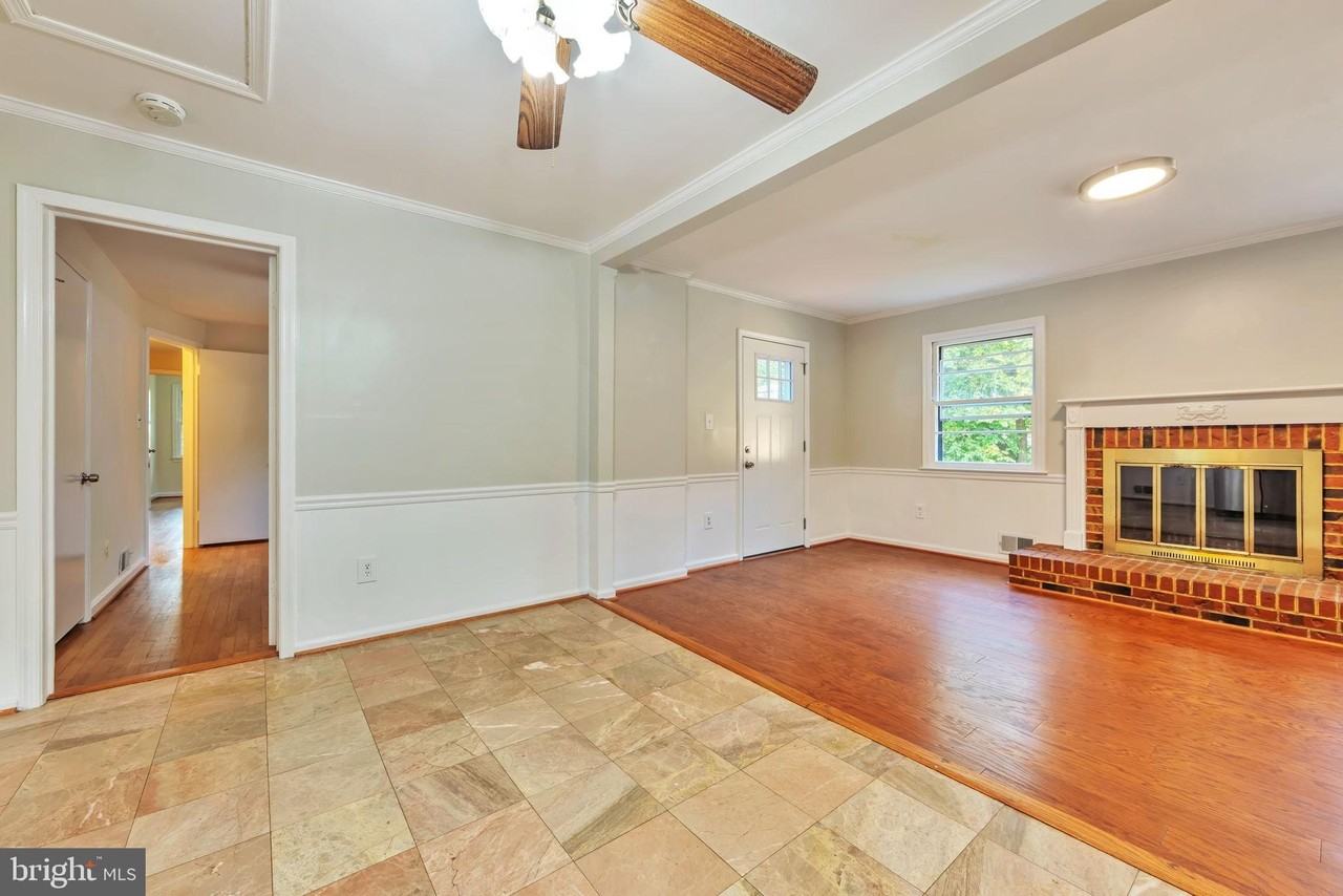 3307 Beechtree Ln - Photo 5 of 25