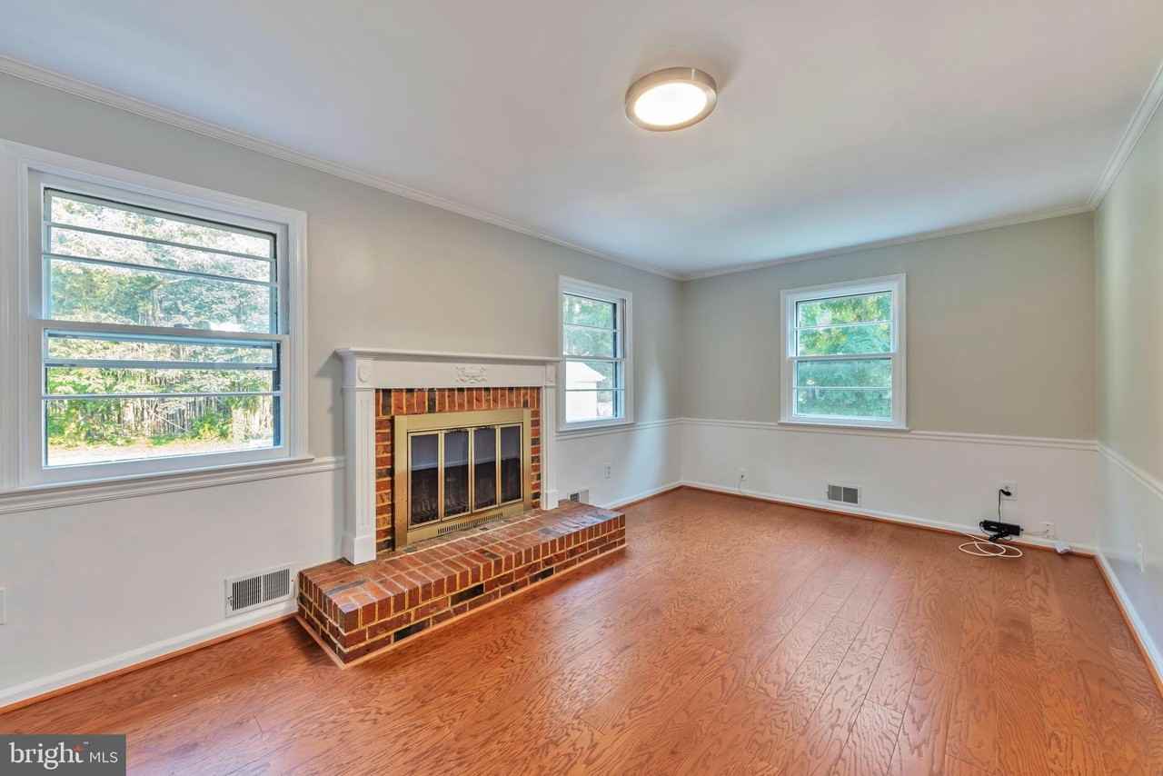 3307 Beechtree Ln - Photo 6 of 25