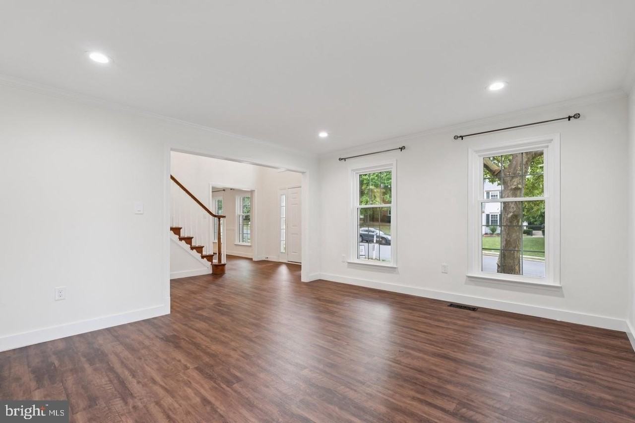 1291 Mason Mill Ct - Photo 4 of 40
