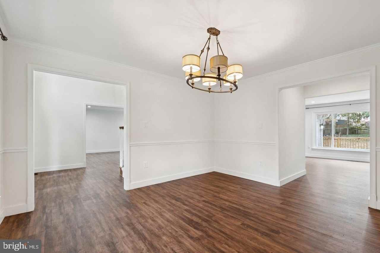 1291 Mason Mill Ct - Photo 5 of 40