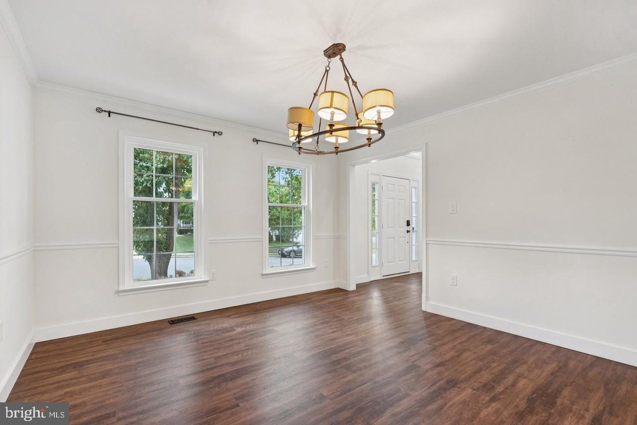 1291 Mason Mill Ct - Photo 6 of 40