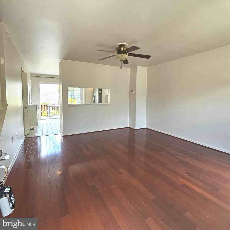 6552 Old Carriage Ln - Photo 4 of 33