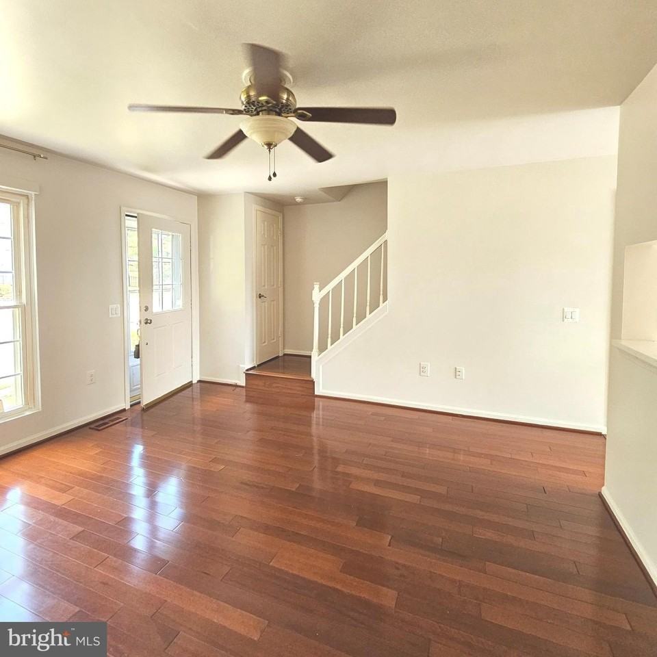 6552 Old Carriage Ln - Photo 6 of 33