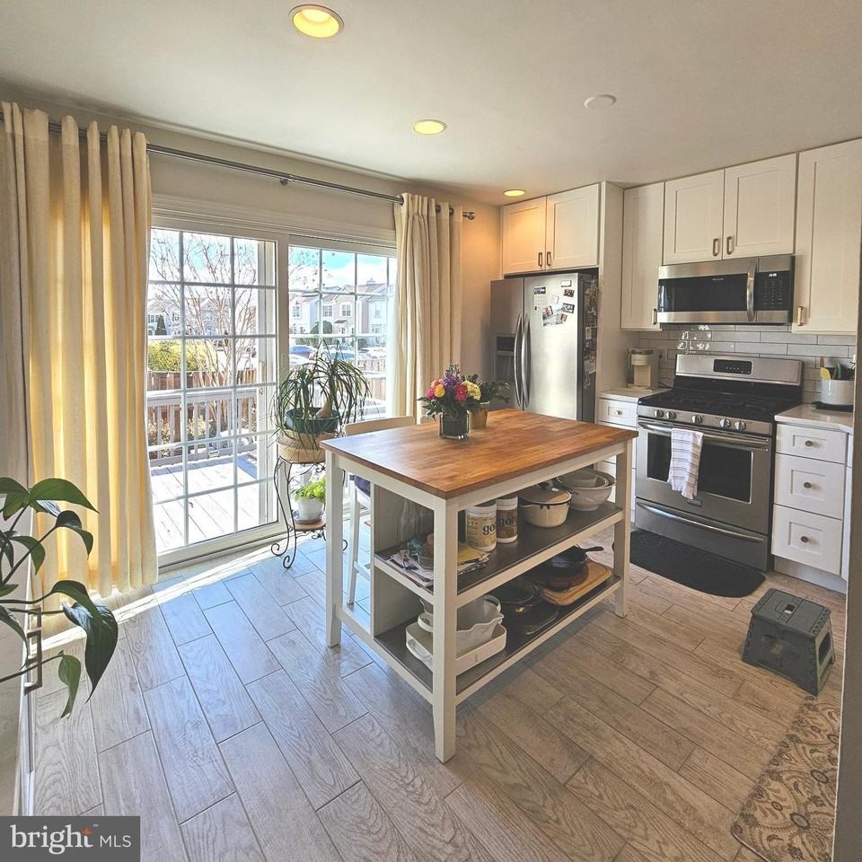 6552 Old Carriage Ln - Photo 7 of 33
